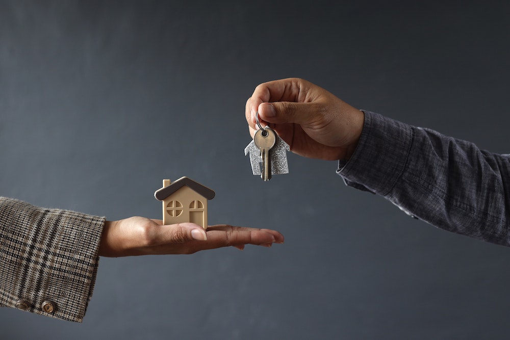 Devenir mandataire immobilier : exploration d'une profession en plein essor