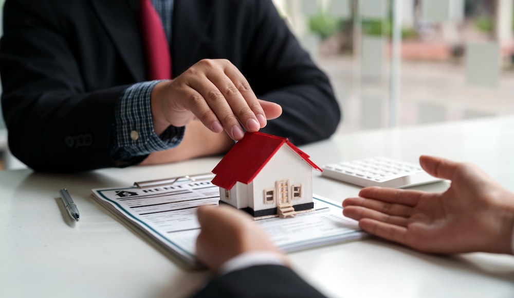 Bail professionnel : Tout ce que vous devez savoir